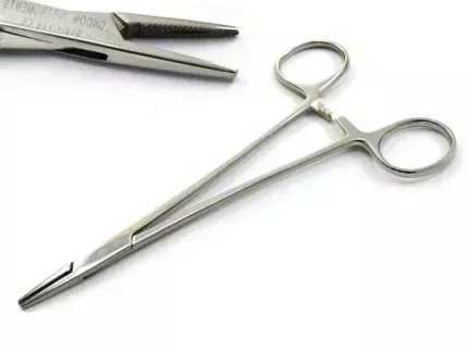 needle holder